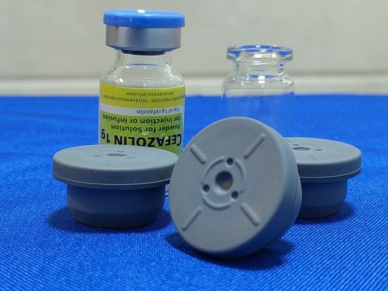 فنجان تزریقی شیشه ای 13 میلیمتر 20 میلیمتر 28 میلیمتر 20- a Medical Butyl Rubber Pharmaceutical Bromobutyl Rubber Stopper برای فنجان شیشه ای