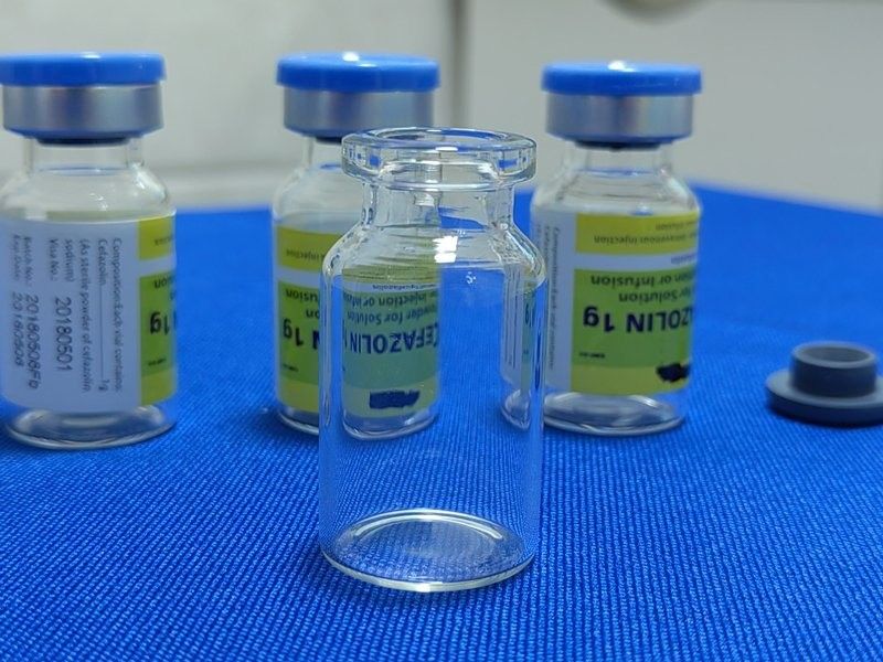 بطری شیشه ای کوچک 5 میلی لیتر 10 میلی لیتر شفاف آمبر پزشکی